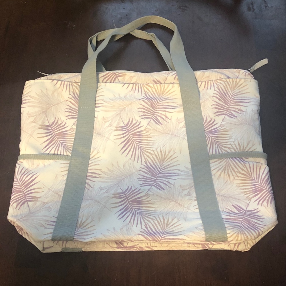 🔥🥧 Tropical Leaf Tote with Side Pockets